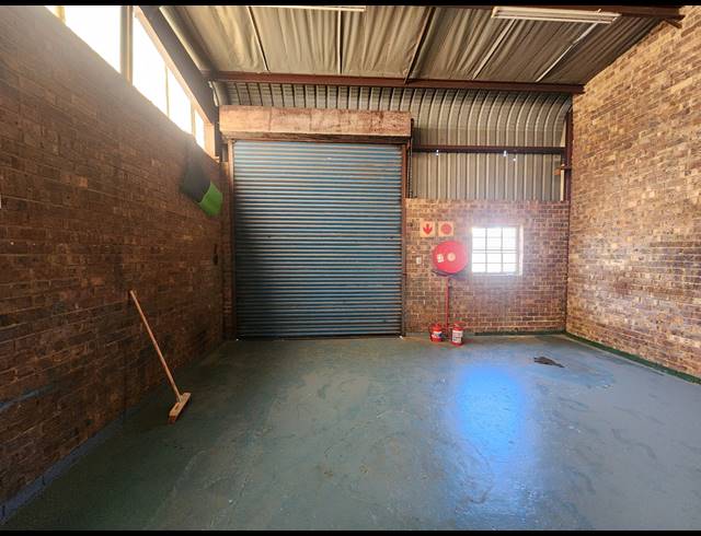 172M² WAREHOUSE TO LET IN WADEVILLE